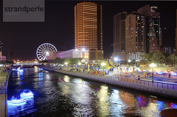 Uferpromenade bei Nacht  Schardscha  Emirat Schardscha  Vereinigte Arabische Emirate