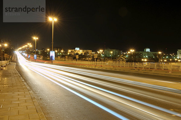 Autobahn bei Nacht  Schardscha  Emirat Schardscha  Vereinigte Arabische Emirate