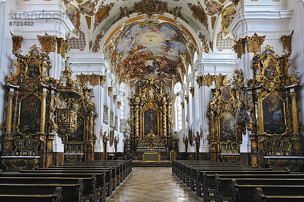 Heilig-Kreuzkirche  erbaut 1754  Deckenfresken von Thomas Scheffler  Landsberg am Lech  Oberbayern  Bayern  Deutschland