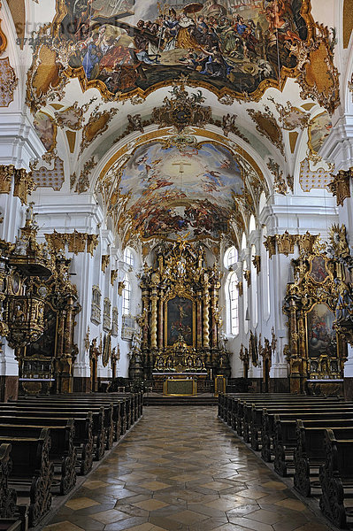 Heilig-Kreuzkirche  erbaut 1754  Deckenfresken von Thomas Scheffler  Landsberg am Lech  Oberbayern  Bayern  Deutschland