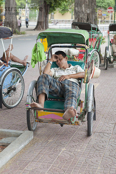 Schlafender Cyclo-Fahrer  Phnom Penh  Kambodscha