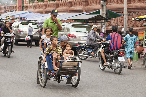 Straßenverkehr in Phnom Penh  Kambodscha