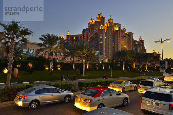 Vereinigte Arabische Emirate VAE Abend Hektik Druck hektisch Fernverkehrsstraße Hotel Dubai Stunde