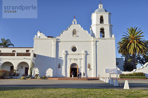 Mission San Luis Rey de Francia  Fassade mit Glockenturm  Oceanside  Kalifornien  USA