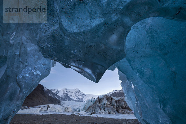 Svínafellsjökull  Ausblick aus Eishöhle  Vatnajökull  Island