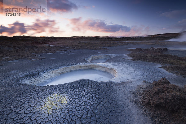 Heiße Quellen in Hochtemperaturgebiet  Gunnuhver  Reykjanes  Island