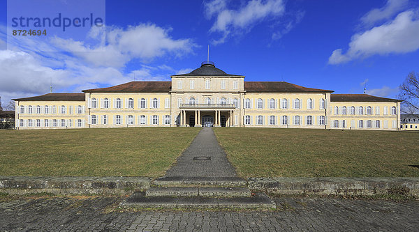 Mittelbau von Schloss Hohenheim  Gartenseite  Universität Hohenheim  Stuttgart  Baden-Württemberg  Deutschland