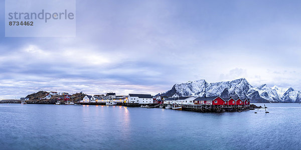 Norwegen Lofoten Blaue Stunde Abenddämmerung Moskenes