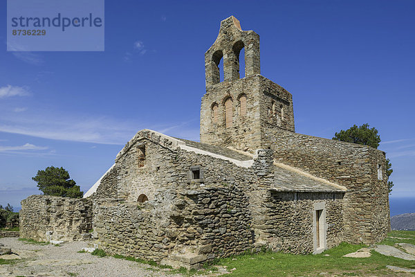 Romanische Kirche Santa Helena de Rodes  bei El Port de la Selva  Naturpark Cap de Creus  Katalonien  Spanien