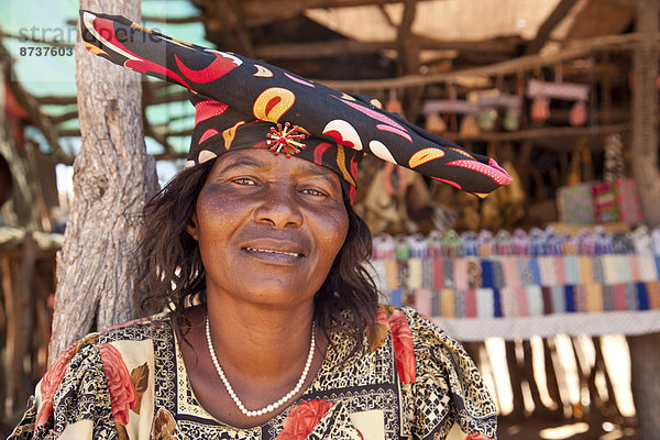 Herero-Frau mit typischer Kopfbedeckung  Namibia