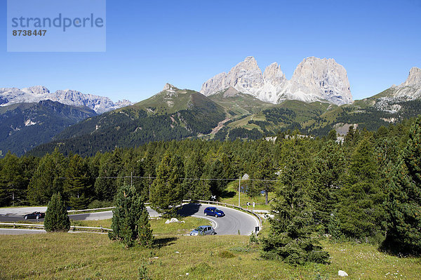 Langkofelgruppe  links Grohmannspitze  Mitte Fünffingerspitze  rechts Langkofel  Pordoijoch  Dolomiten  Südtirol  Italien