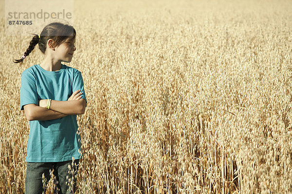 stehend  Getreide  Portrait  Feld  Mädchen  Deutschland