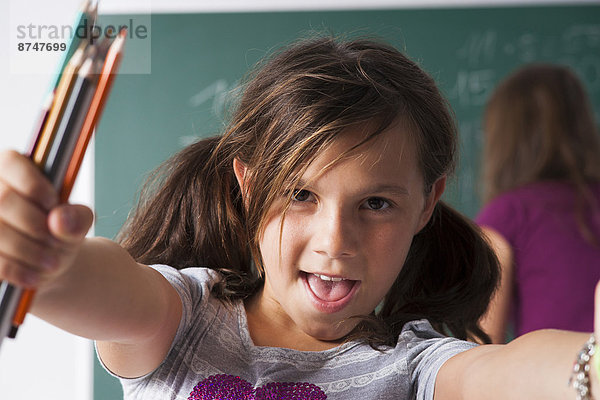 hoch  oben  nahe  Portrait  Klassenzimmer  Mädchen  Deutschland