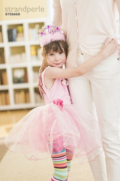 halten  Kleidung  5-6 Jahre  5 bis 6 Jahre  Mädchen  Mutter - Mensch  Ballettröckchen