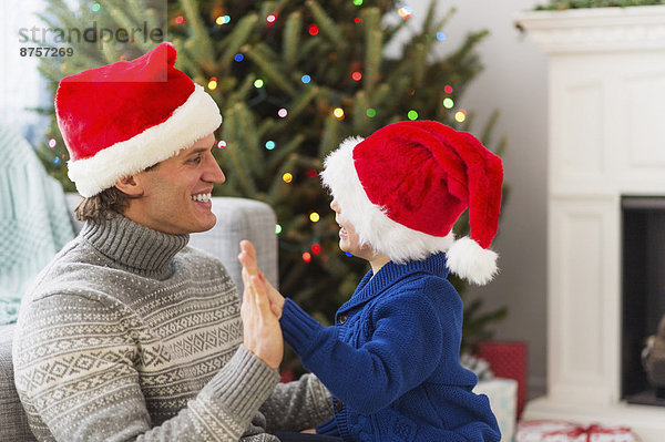 Menschlicher Vater Sohn Weihnachtsbaum Tannenbaum 5-9 Jahre 5 bis 9 Jahre spielen