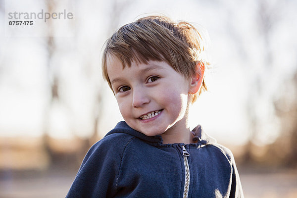 Portrait  lächeln  Junge - Person  5-6 Jahre  5 bis 6 Jahre