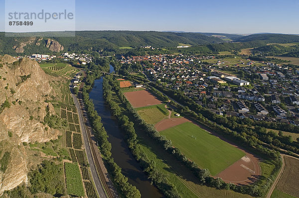 Blick vom Rotenfels auf Bad Münster am Stein-Ebernburg  Rheinland-Pfalz  Deutschland
