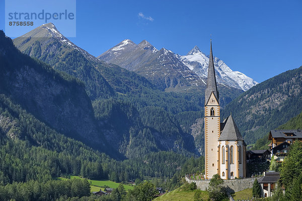 Church of Heiligenblut with Grosglockner  Carinthia  Austria