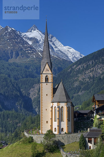 Church of Heiligenblut with Grosglockner  Carinthia  Austria