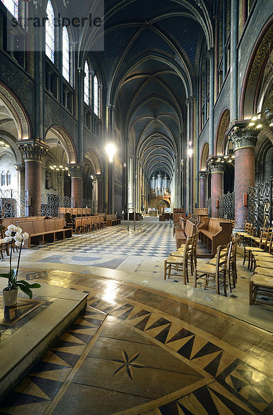 Hauptschiff der Abtei Église Saint-Germain-des-Pres  Paris  Île-de-France  Frankreich