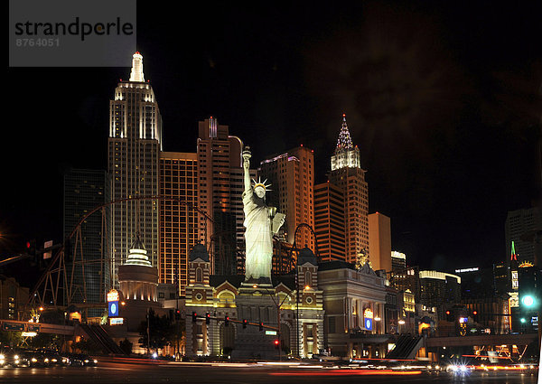 New York-New York Hotel und Casino bei Nacht  Las Vegas  Nevada  USA