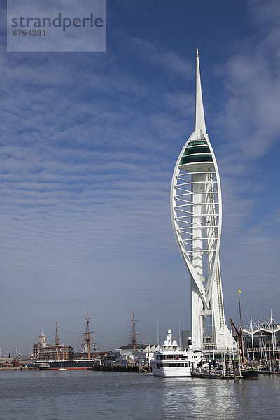 Spinnaker Tower im Hafen von Portsmouth  Hampshire  England  Großbritannien