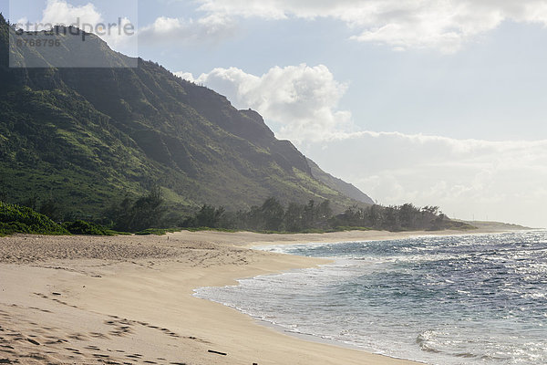 USA  Hawaii  Oahu  Strand und Berge