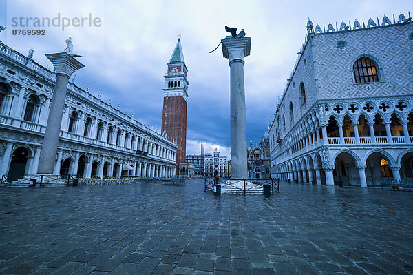Italien  Venedig  Markusplatz mit Dogenpalast und Campanile