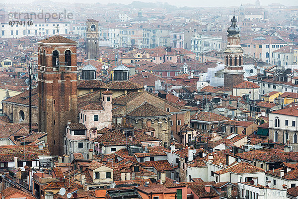 Italien  Venedig  Blick von Campanile auf Hausdächer