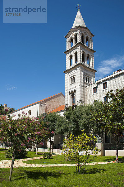 Pfarrkirche Heilige Mutter von Sinj mit Franziskanerkloster Sinj  Sinj  Split-Dalmatien  Kroatien