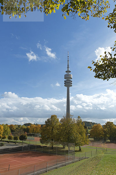 Deutschland  Bayern  München  Blick auf den Olympiapark mit Olympiaturm