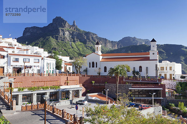 Ausblick über Tejeda zum Roque Nublo  Gran Canaria  Kanarische Inseln  Spanien
