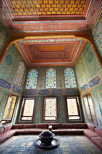 Fliesenboden Zimmer Palast Schloß Schlösser Krone Istanbul Ottomane Prinz Türkei