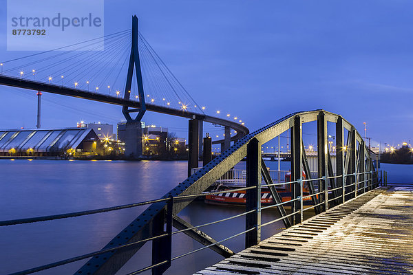 Deutschland  Hamburg  Die Koehlbrandbrücke im Hamburger Hafen