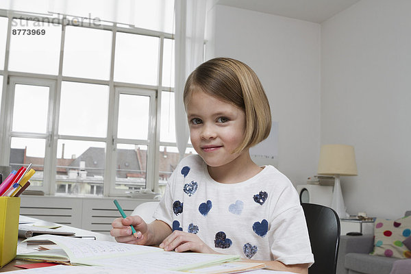 Portrait des Mädchens am Schreibtisch Zeichnung