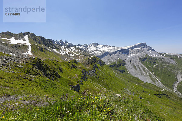 Schweiz  Graubünden  Grafiersee mit Madrisa  Ratikon und Ratschenfluh im Hintergrund