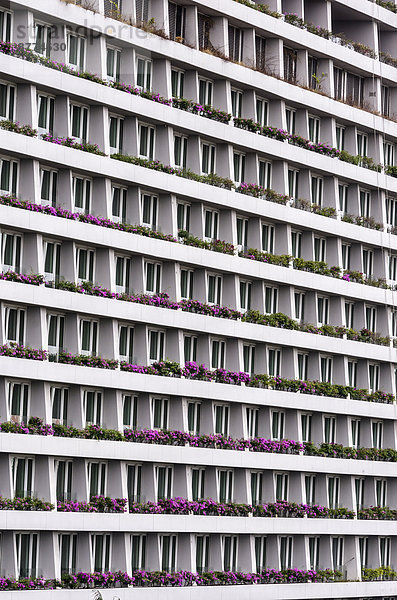 Singapur  Teil der Fassade des Hotels in der Marina Bay