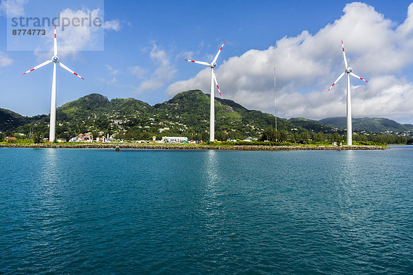 Seychellen  Mahe  Victoria  Windkraftanlagen