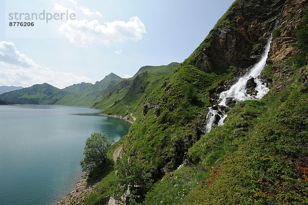 Felsbrocken  Landschaftlich schön  landschaftlich reizvoll  Steilküste  See  Wasserfall  Schweiz