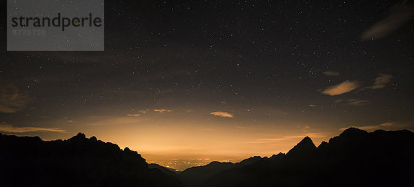 Panorama  sternförmig  Europa  Berg  Nacht  Silhouette  Himmel  Ansicht  Lago Maggiore  Italien