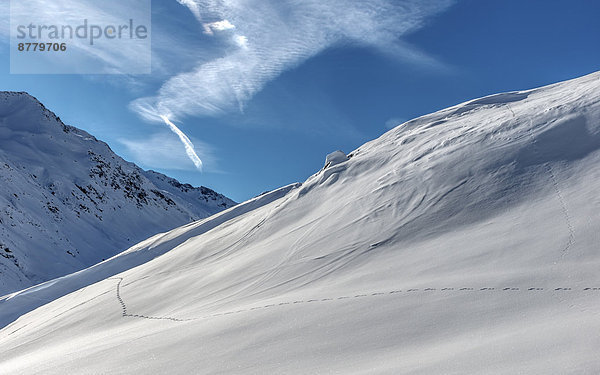 Kälte  Landschaftlich schön  landschaftlich reizvoll  Europa  Berg  Winter  Wolke  Landschaft  weiß  Alpen  Spur  Schnee  Schweiz