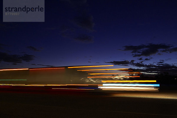 Bewegungsunschärfe  Beleuchtung  Licht  Lastkraftwagen  Australien