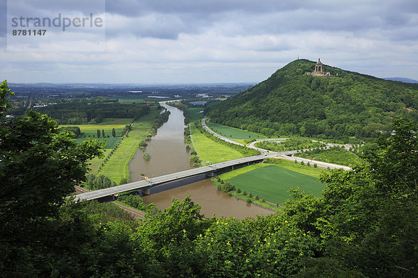 Naturschutzgebiet  Landschaftlich schön  landschaftlich reizvoll  Europa  Brücke  Monument  Porta Westfalica  sehen  blicken  Deutschland  Nordrhein-Westfalen  Westfalen