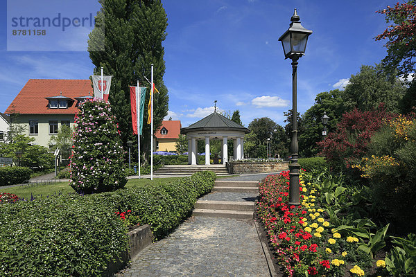Blumenbeet  Naturschutzgebiet  Europa  Fahne  Garten  Laterne - Beleuchtungskörper  Reklameschild  Deutschland  Nordrhein-Westfalen  Weg  Westfalen