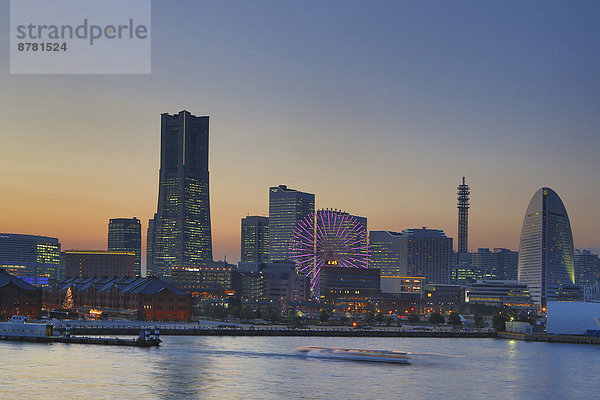 Panorama  Skyline  Skylines  Sonnenuntergang  Reise  Großstadt  Architektur  Turm  bunt  Sehenswürdigkeit  Tourismus  Asien  Bucht  Japan  rad  Yokohama