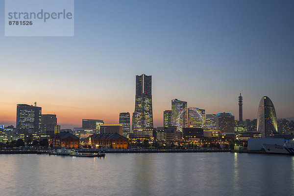Panorama  Skyline  Skylines  Sonnenuntergang  Reise  Großstadt  Architektur  Turm  bunt  Sehenswürdigkeit  Tourismus  Asien  Bucht  Japan  rad  Yokohama