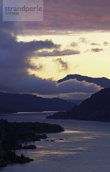 Vereinigte Staaten von Amerika  USA  Sonnenuntergang  Fluss  vorwärts  Sperre  Schlucht  Oregon