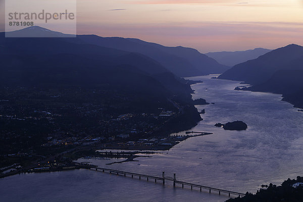 Sonnenuntergang  Stadt  Ignoranz  Fluss  Grenze  Kapuze  links  Oregon  rechts