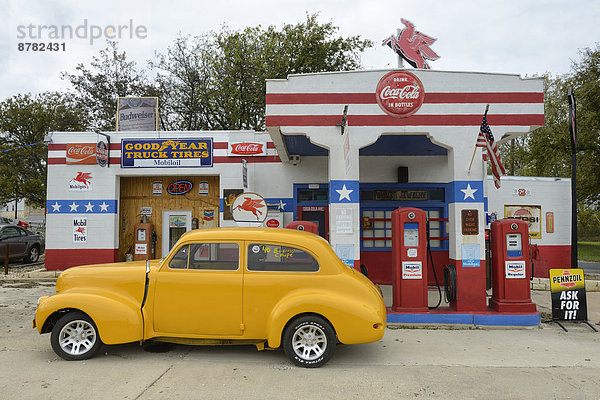 Vereinigte Staaten von Amerika  USA  Amerika  Auto  Geschichte  Antiquität  Retro  Nordamerika  Tankstelle  amerikanisch  Texas