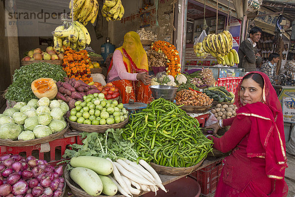 Frau  Tradition  Gemüse  Indien  indische Abstammung  Inder  Asien  Markt  Rajasthan